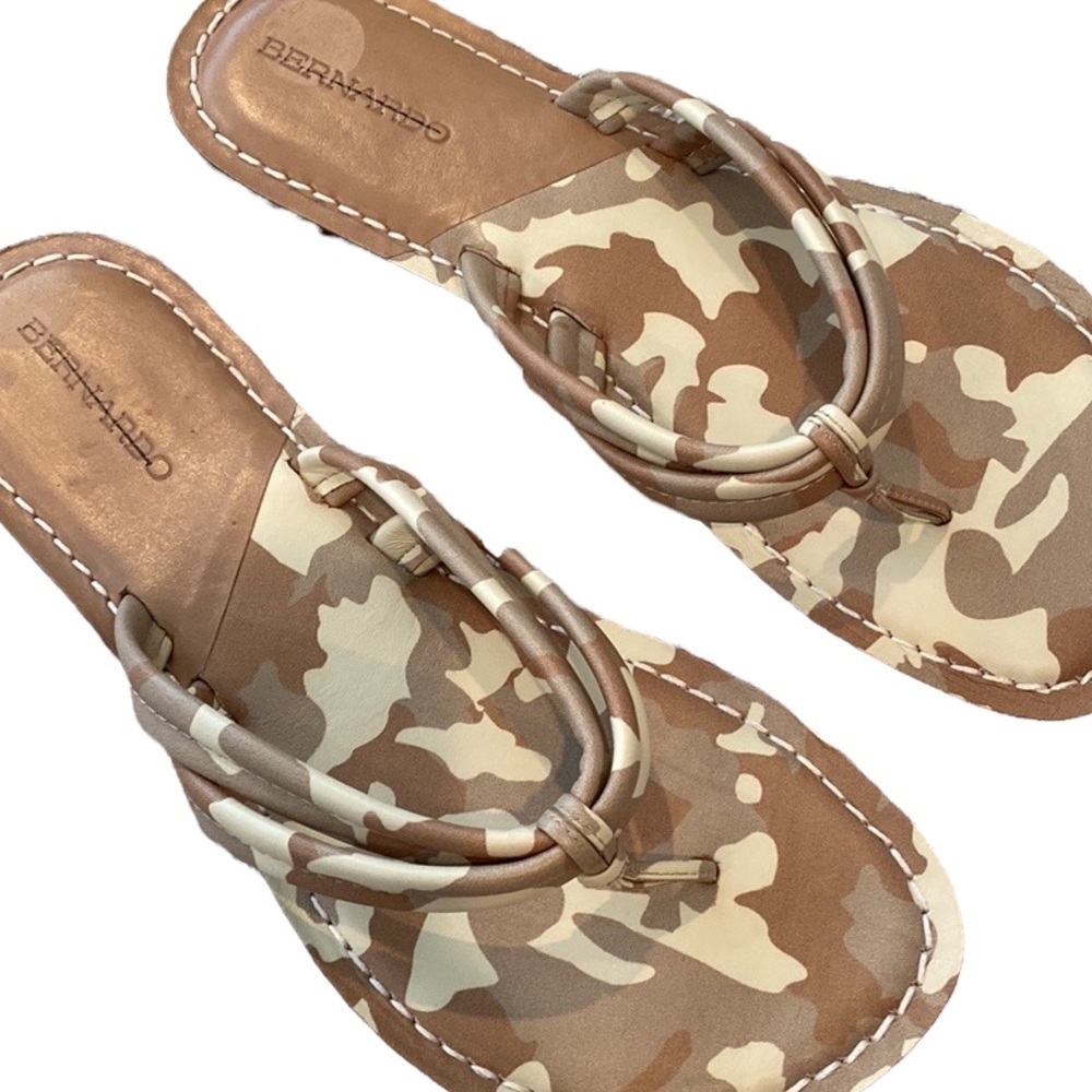 Anthropologie Bernardo Miami Desert Sand Camouflage Flip Flop Sandals NEW 10
